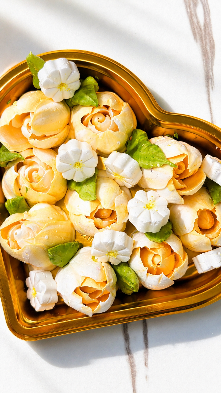 Flower Marshmallow Heart-shaped Gift Box Yellow