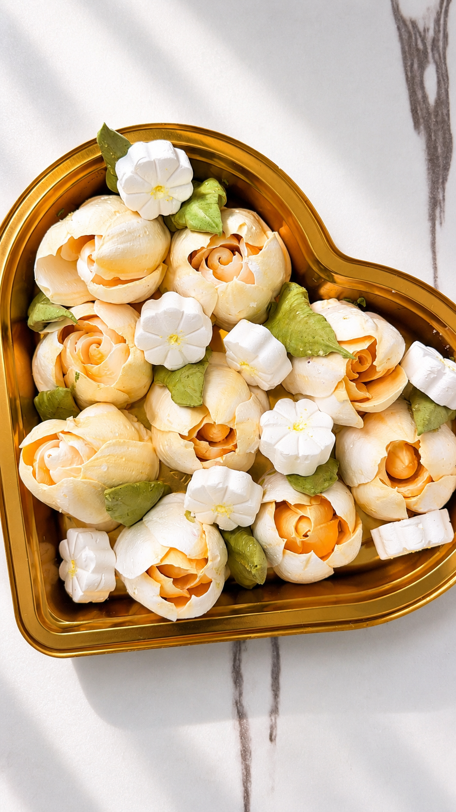 Flower Marshmallow Heart-shaped Gift Box Yellow