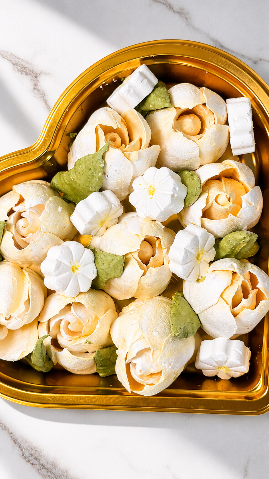 Flower Marshmallow Heart-shaped Gift Box Yellow