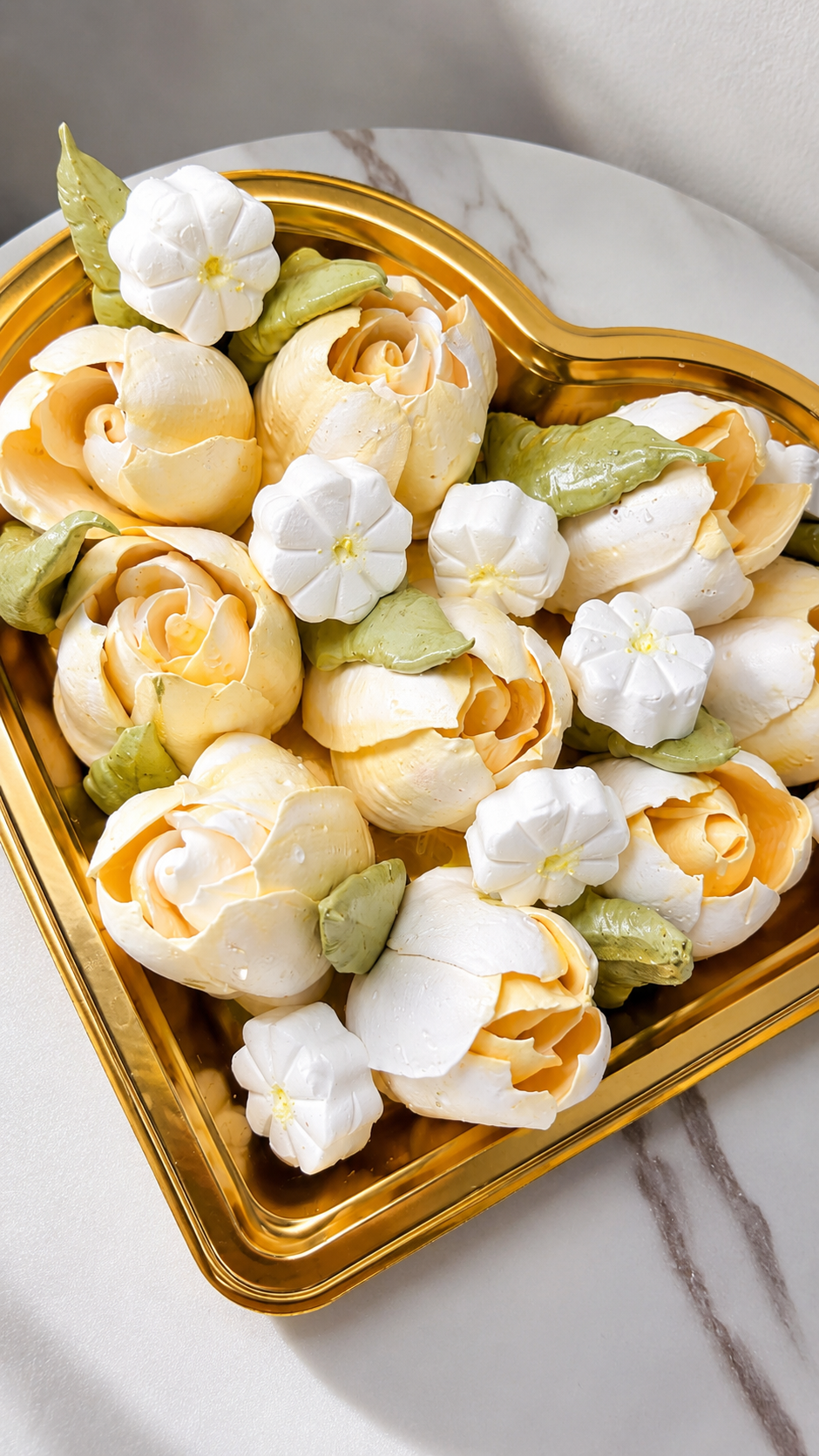 Flower Marshmallow Heart-shaped Gift Box Yellow