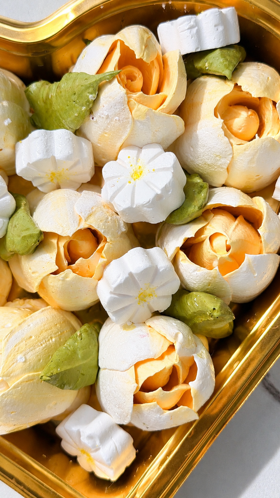 Flower Marshmallow Heart-shaped Gift Box Yellow